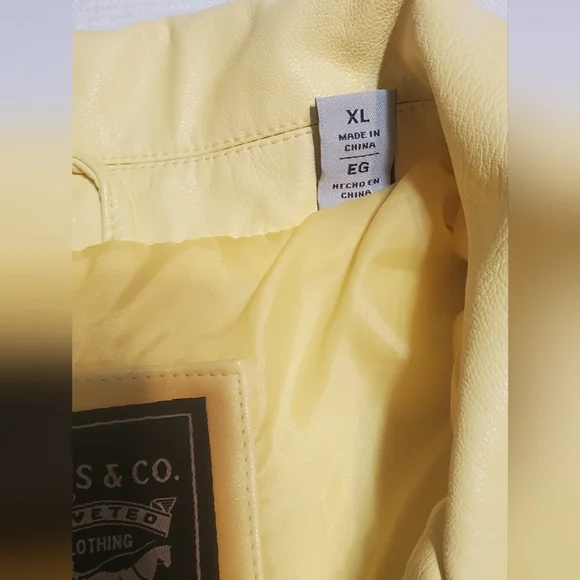 Levi's Women's Bright Yellow Moto Faux Leather Jacket. Sz XL - Picture 4 of 9